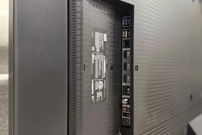 TCL QM7 QLED TV con Dolby Atmos