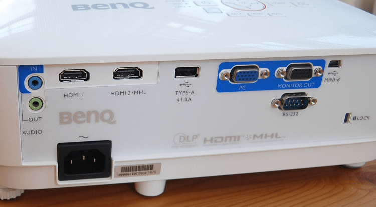 Benq TH671ST o Optoma EH200ST