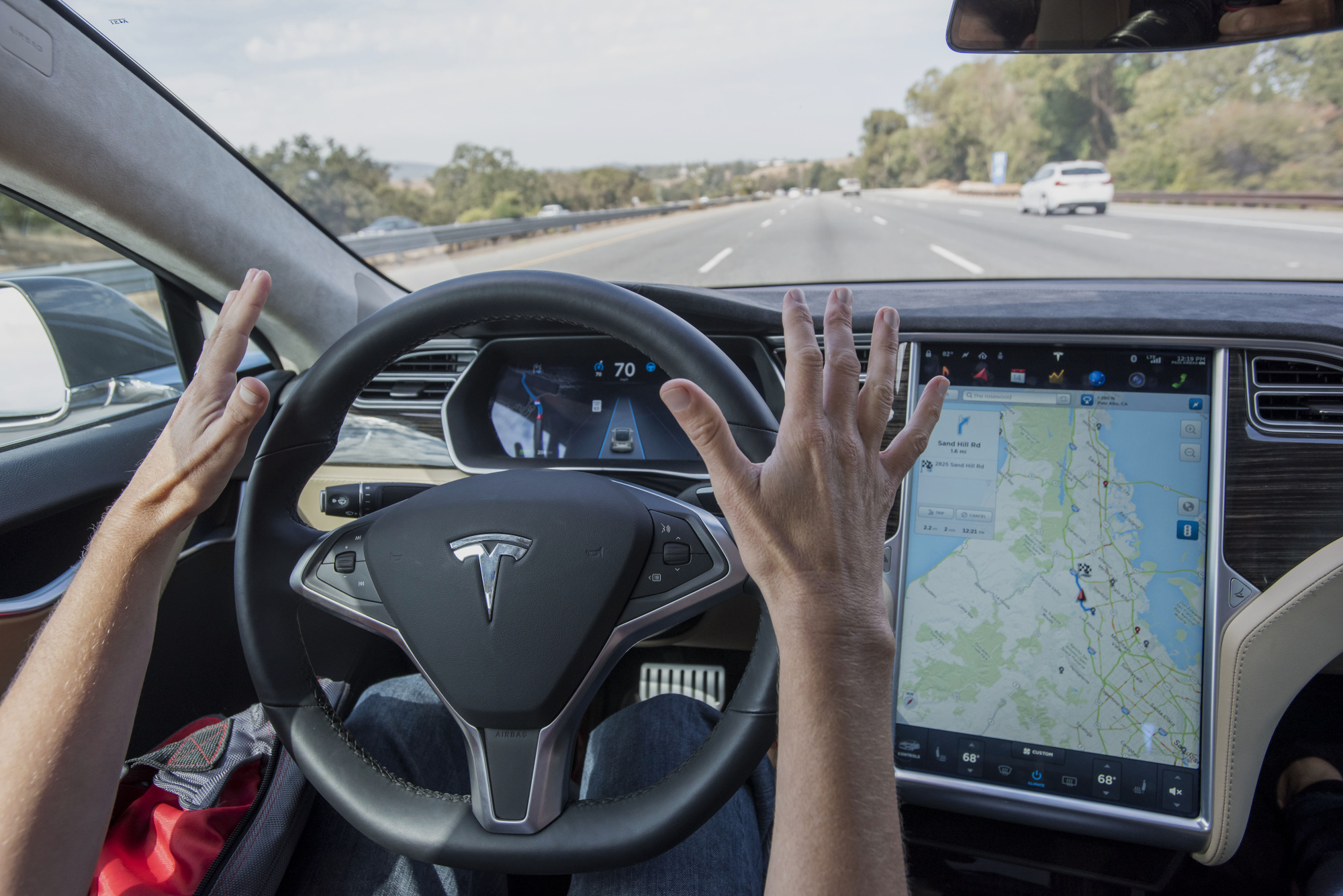 Tesla detiene la distribución de Full Self-Driving debido al peligroso comportamiento del piloto automático Tesla detiene la distribución de Full Self-Driving debido al peligroso comportamiento del piloto automático