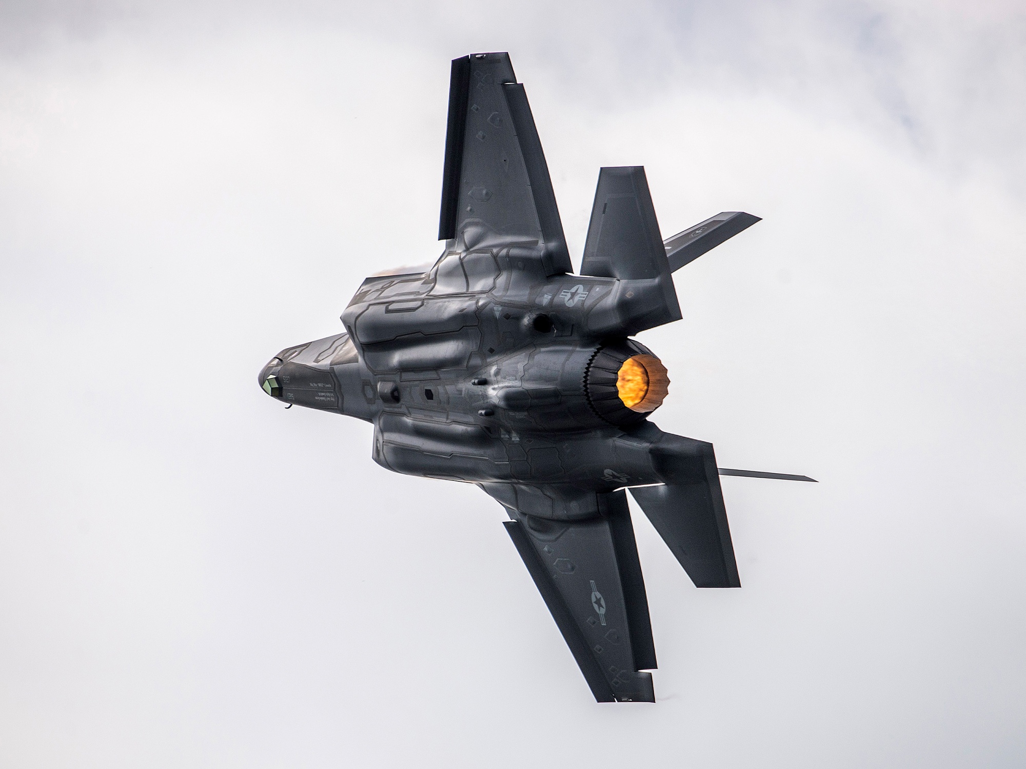 El Pentágono quiere motores Pratt & Whitney F135 mejorados para los cazas de quinta generación F-35 Lightning II en 2030 El Pentágono quiere motores Pratt & Whitney F135 mejorados para los cazas de quinta generación F-35 Lightning II en 2030