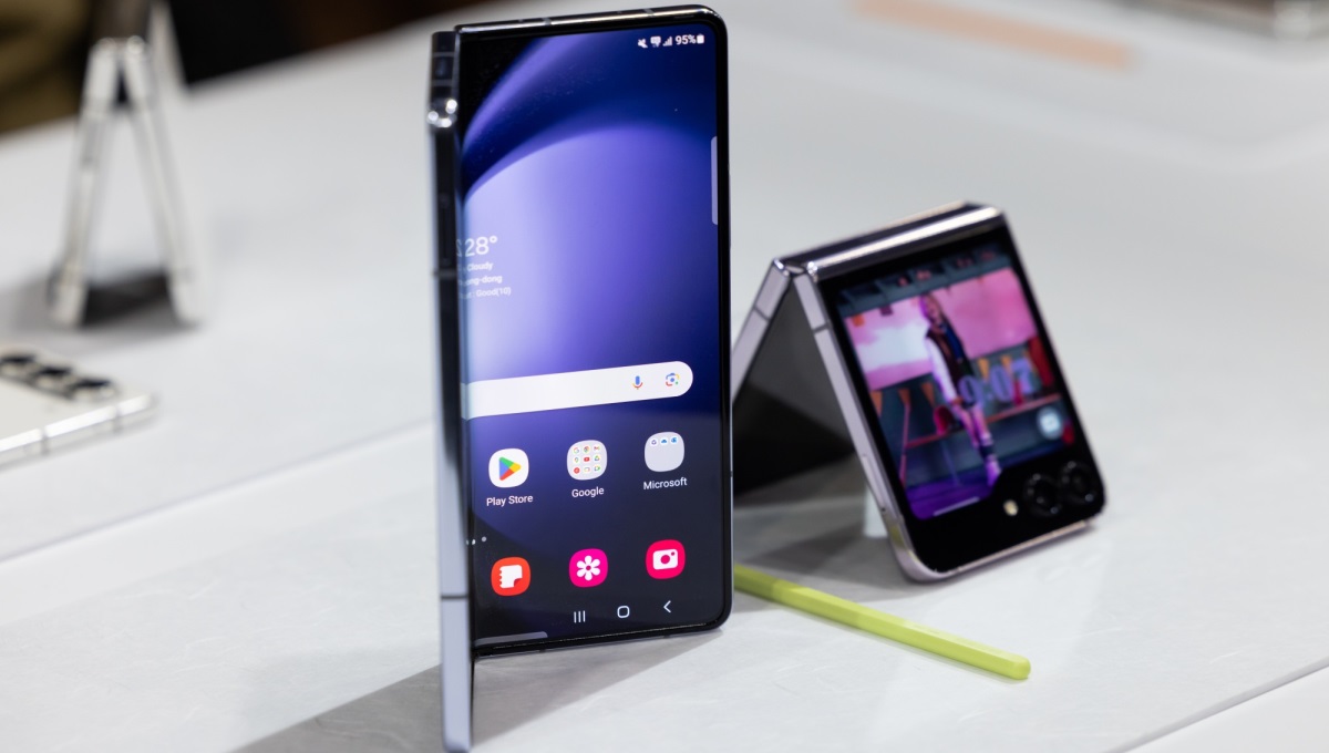 El nuevo panel OLED plegable de Samsung ha superado la prueba de resistencia MIL-STD-810G El nuevo panel OLED plegable de Samsung ha superado la prueba de resistencia MIL-STD-810G