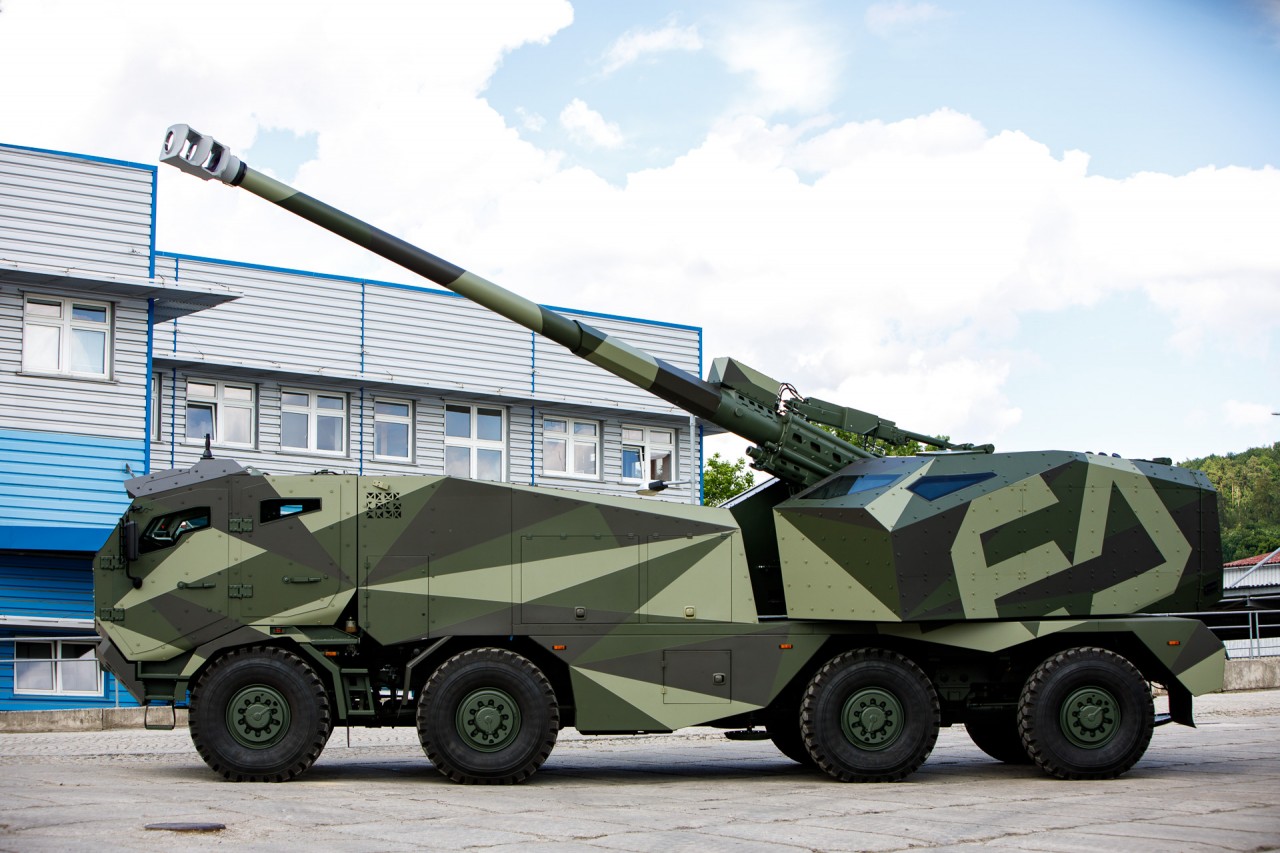 Excalibur Army presentó un prototipo del obús Morana de 155 mm en el chasis Tatra Force 8x8 Excalibur Army presentó un prototipo del obús Morana de 155 mm en el chasis Tatra Force 8x8