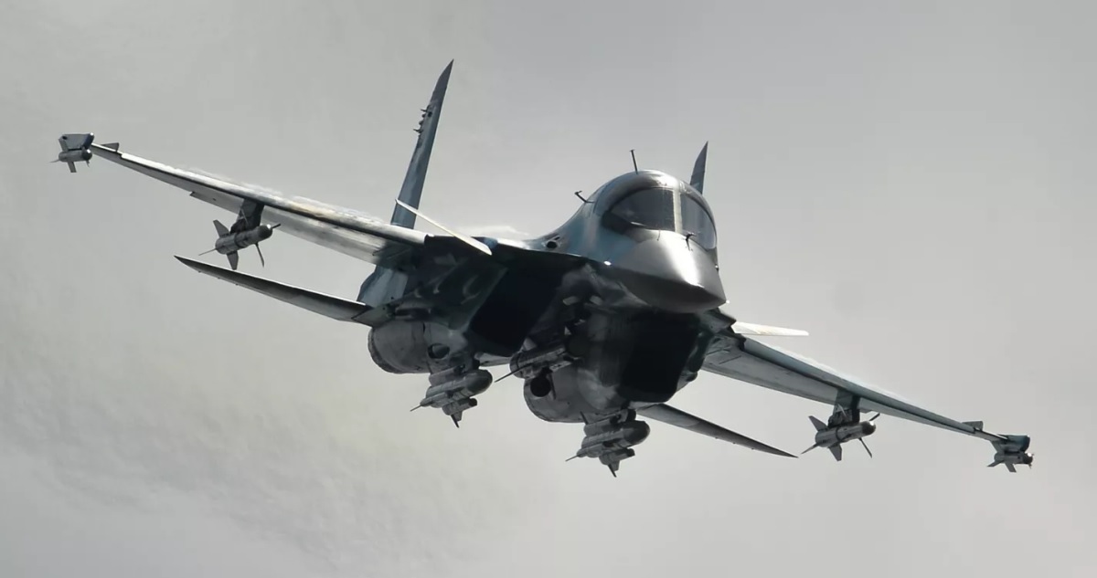 Los rusos han recibido un nuevo lote de cazabombarderos de primera línea Su-34M que pueden lanzar bombas inteligentes Los rusos han recibido un nuevo lote de cazabombarderos de primera línea Su-34M que pueden lanzar bombas inteligentes