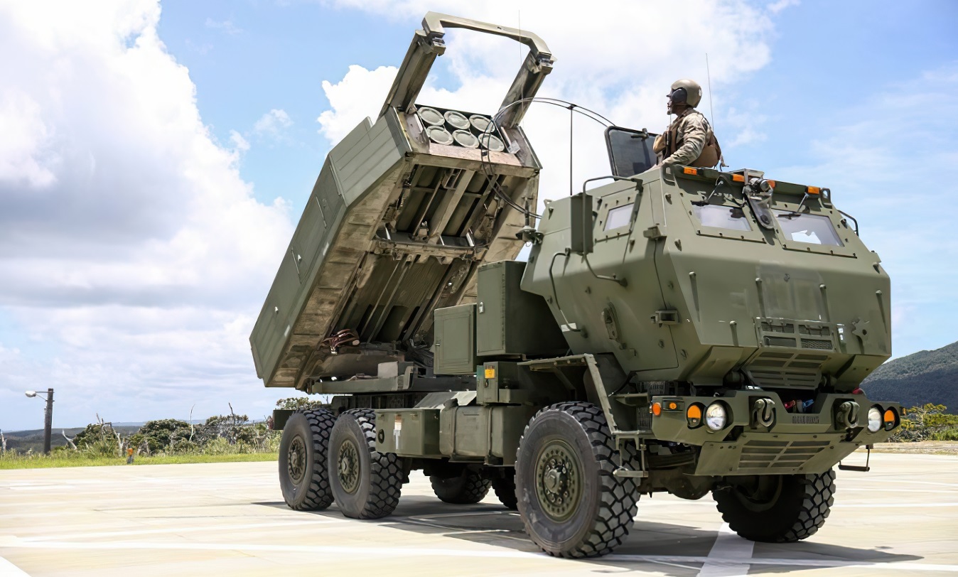 Zaluzhny publicó un nuevo video usando American MLRS HIMARS Zaluzhny publicó un nuevo video usando American MLRS HIMARS