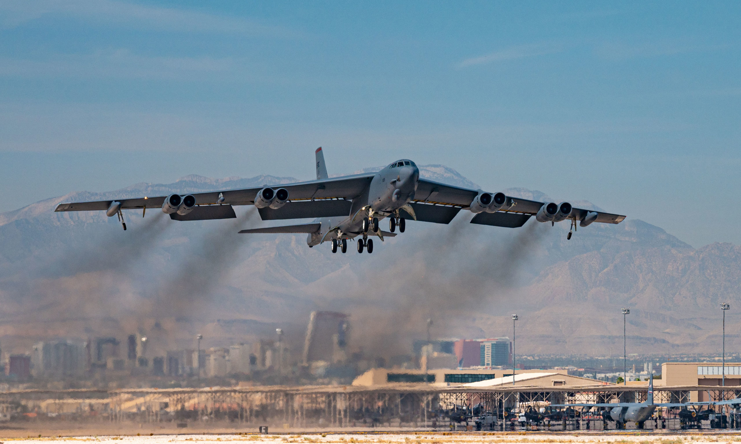 Estados Unidos envía un bombardero nuclear B-52 Stratofortress a Polonia tras los cazas F-22 Estados Unidos envía un bombardero nuclear B-52 Stratofortress a Polonia tras los cazas F-22