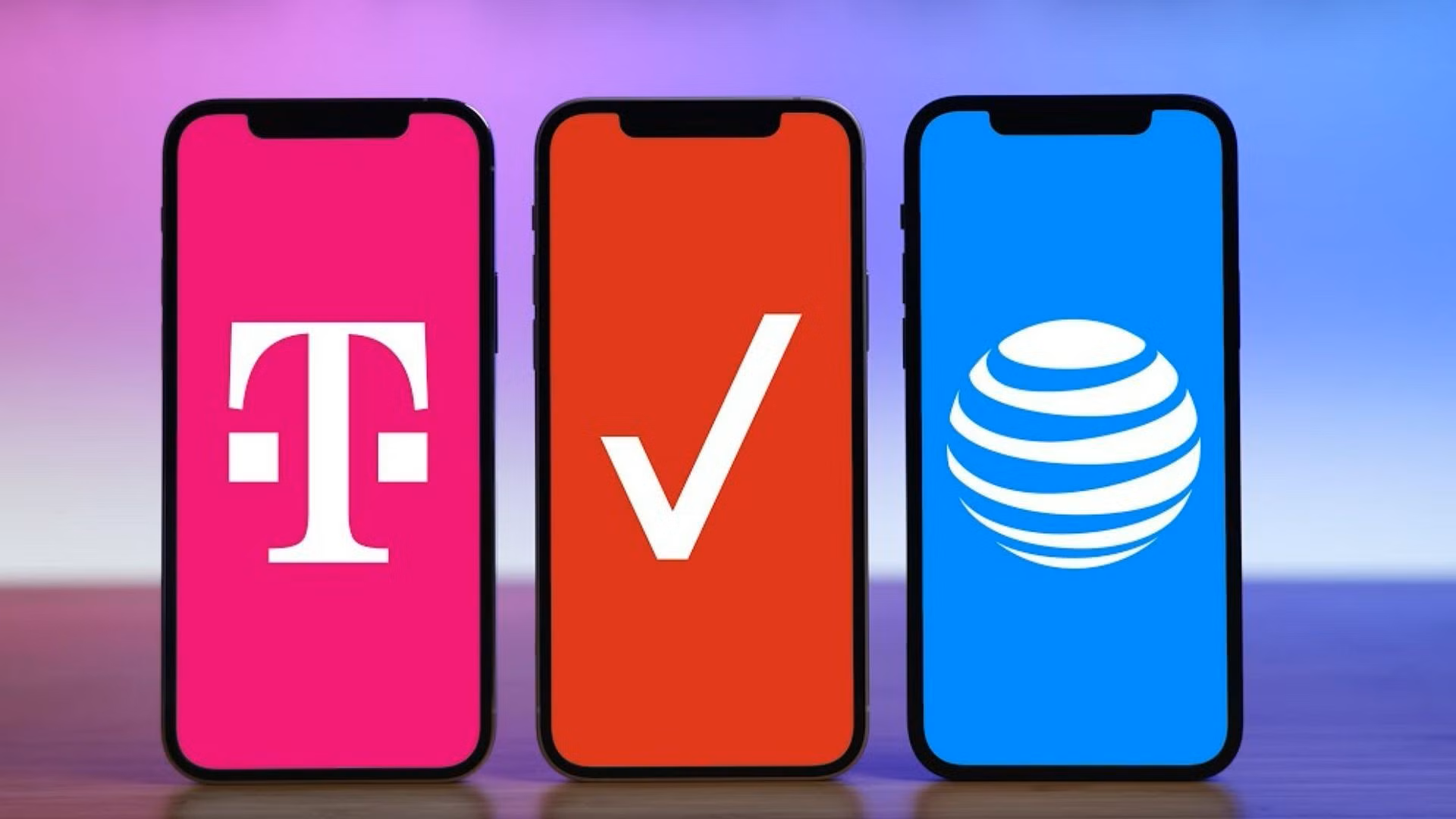 AT&T, T-Mobile y Verizon multadas por engañar a sus clientes AT&T, T-Mobile y Verizon multadas por engañar a sus clientes
