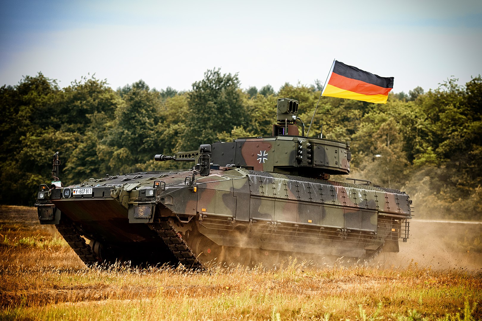 Alemania tiene 18 Puma BMP fuera de servicio por valor de 17 millones de dólares, el vehículo de combate de infantería más caro del mundo. Alemania tiene 18 Puma BMP fuera de servicio por valor de 17 millones de dólares, el vehículo de combate de infantería más caro del mundo.