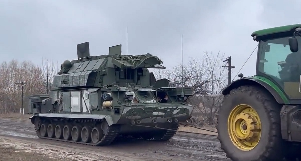 Debido a las graves pérdidas de Tor-M2 en Ucrania, Rusia ha encargado un nuevo lote de sistemas modernizados de misiles tierra-aire de corto alcance Debido a las graves pérdidas de Tor-M2 en Ucrania, Rusia ha encargado un nuevo lote de sistemas modernizados de misiles tierra-aire de corto alcance