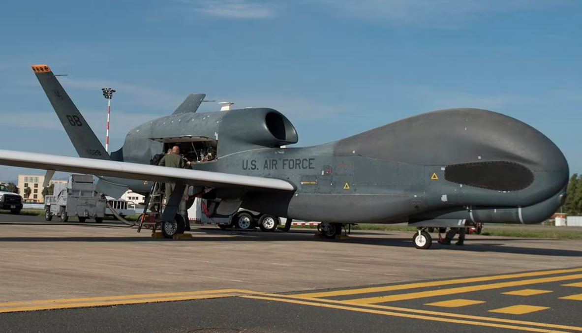 La OTAN mantiene los exploradores RQ-4B Global Hawk, EP-3E Aries II y EL/W-2085 sobre el Mar Negro La OTAN mantiene los exploradores RQ-4B Global Hawk, EP-3E Aries II y EL/W-2085 sobre el Mar Negro