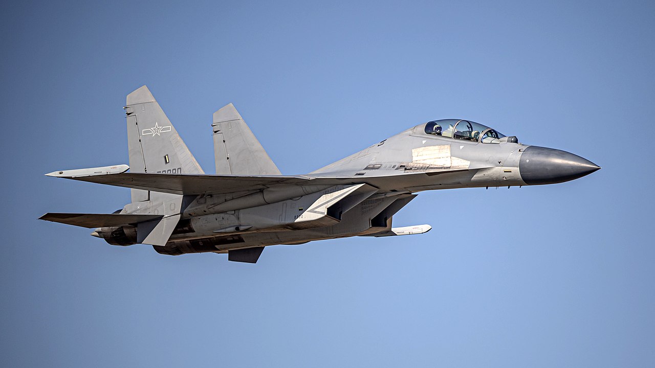 China aumenta la producción de cazas pesados J-16 de cuarta generación para patrullar en torno a Taiwán China aumenta la producción de cazas pesados J-16 de cuarta generación para patrullar en torno a Taiwán