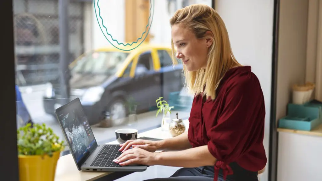 Lenovo ha presentado un nuevo IdeaPad Slim 3i Chromebook Plus con un precio desde 550 dólares Lenovo ha presentado un nuevo IdeaPad Slim 3i Chromebook Plus con un precio desde 550 dólares