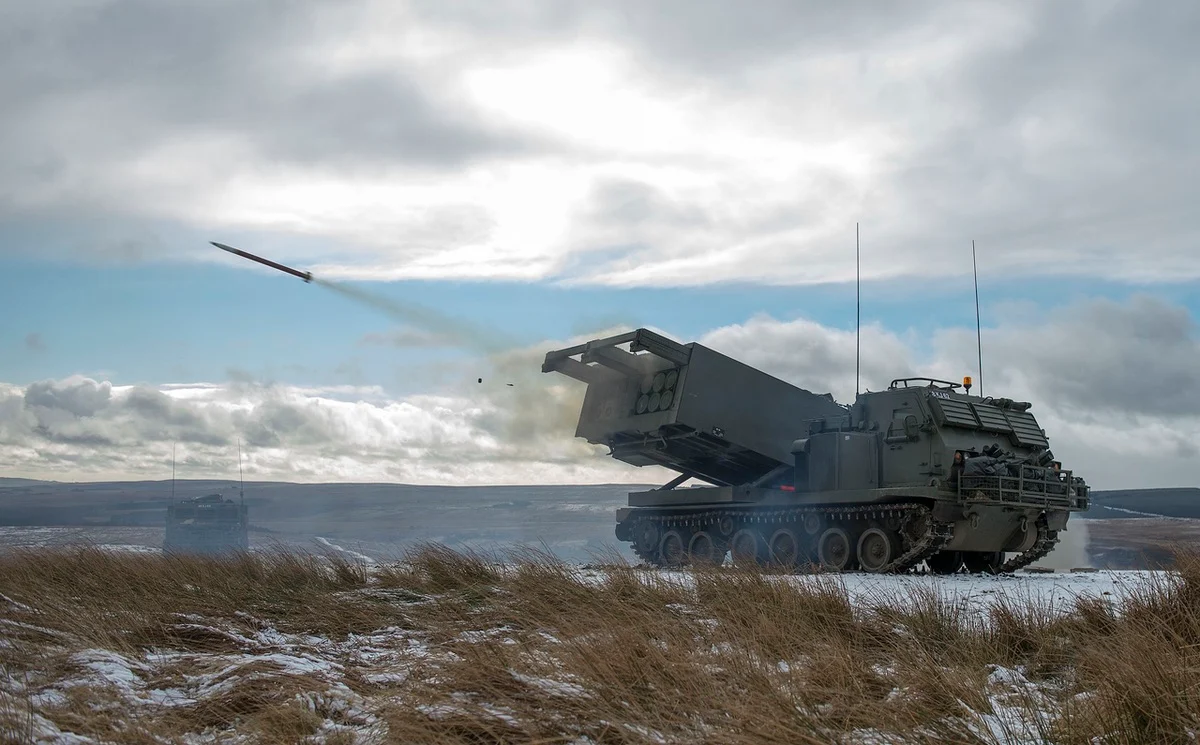 El Reino Unido entregará a Ucrania otros tres sistemas de cohetes M270 MLRS y munición adicional El Reino Unido entregará a Ucrania otros tres sistemas de cohetes M270 MLRS y munición adicional