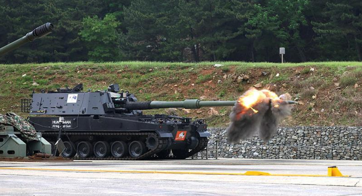 El obús autopropulsado AS9 Huntsman aprende a disparar proyectiles Rheinmetall Assegai de 155 mm antes de ser enviado a Australia El obús autopropulsado AS9 Huntsman aprende a disparar proyectiles Rheinmetall Assegai de 155 mm antes de ser enviado a Australia