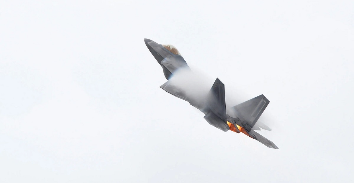 Las Fuerzas Aéreas de EE.UU. y Pratt & Whitney han completado una actualización de 21 millones de dólares de los motores F119 para todos los cazas de quinta generación F-22 Raptor. Las Fuerzas Aéreas de EE.UU. y Pratt & Whitney han completado una actualización de 21 millones de dólares de los motores F119 para todos los cazas de quinta generación F-22 Raptor.