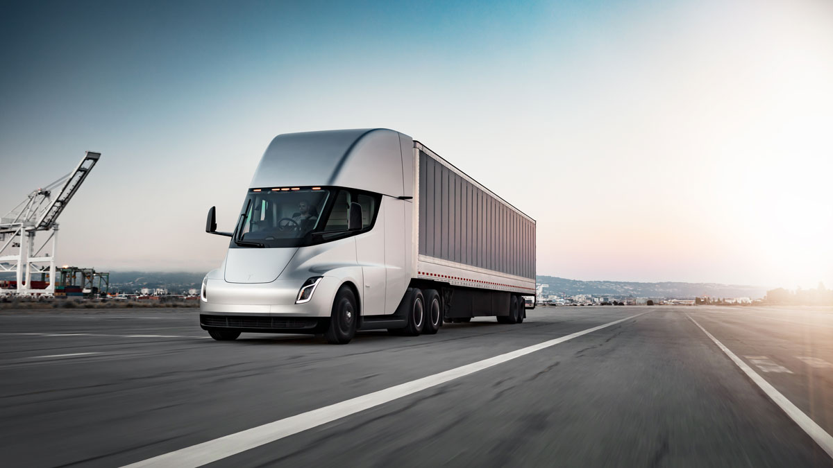 Los tractores de largo recorrido Tesla Semi con una autonomía de 800 km se entregarán en 2022 Los tractores de largo recorrido Tesla Semi con una autonomía de 800 km se entregarán en 2022