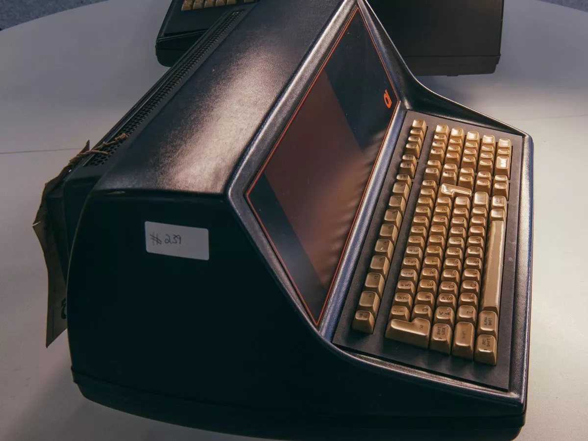 El primer microordenador Q1 del mundo, de 1972, se vende por 32.000 dólares en una subasta El primer microordenador Q1 del mundo, de 1972, se vende por 32.000 dólares en una subasta