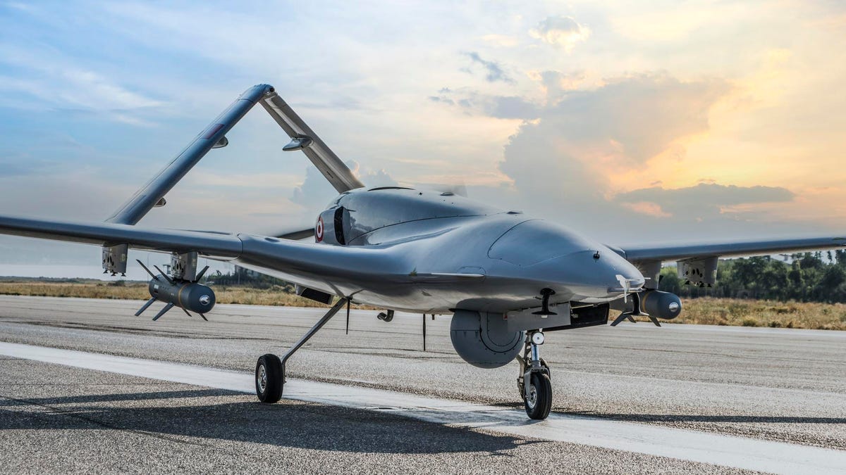 Rumanía encarga tres aviones no tripulados Bayraktar TB2 de 18 drones por valor de 321 millones de dólares Rumanía encarga tres aviones no tripulados Bayraktar TB2 de 18 drones por valor de 321 millones de dólares