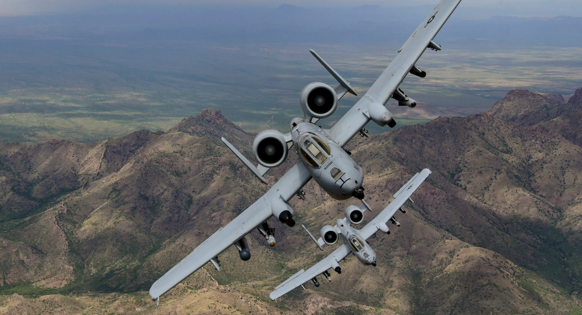 Las Fuerzas Aéreas estadounidenses podrán retirar 42 legendarios aviones de ataque A-10 Thunderbolt II y 57 cazas F-15C/D Eagle en 2024. Las Fuerzas Aéreas estadounidenses podrán retirar 42 legendarios aviones de ataque A-10 Thunderbolt II y 57 cazas F-15C/D Eagle en 2024.