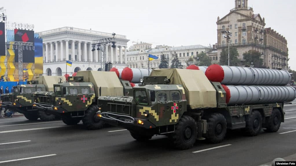 El sistema de defensa aérea S-300 destruyó cuatro misiles de crucero Kalibr por valor de 26 millones de dólares con una eficacia del 100%. El sistema de defensa aérea S-300 destruyó cuatro misiles de crucero Kalibr por valor de 26 millones de dólares con una eficacia del 100%.