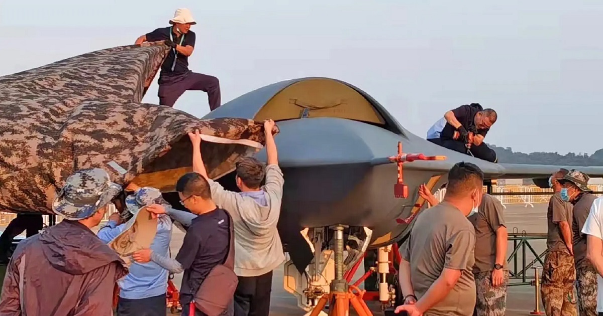 Un nuevo y misterioso dron furtivo con una aerodinámica de "ala voladora" ha sido visto en China Un nuevo y misterioso dron furtivo con una aerodinámica de "ala voladora" ha sido visto en China