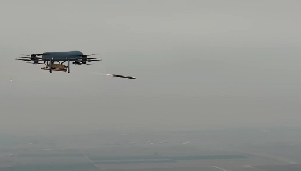 Roketsan prueba el mini-misil METE guiado por láser para drones aéreos, marítimos y terrestres Roketsan prueba el mini-misil METE guiado por láser para drones aéreos, marítimos y terrestres