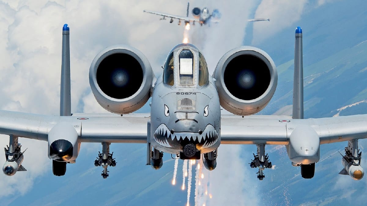 Ucrania puede conseguir el legendario avión de ataque A-10 Thunderbolt II con misiles AGM Maverick y cañones GAU-8 Avenger Ucrania puede conseguir el legendario avión de ataque A-10 Thunderbolt II con misiles AGM Maverick y cañones GAU-8 Avenger
