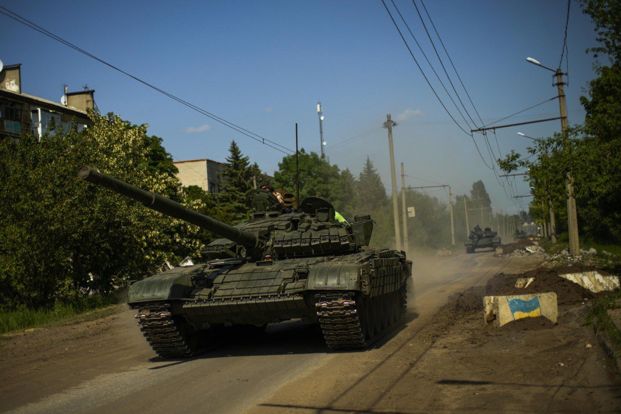 Las Fuerzas Armadas de Ucrania usan tanques polacos T-72M1R en el frente Las Fuerzas Armadas de Ucrania usan tanques polacos T-72M1R en el frente