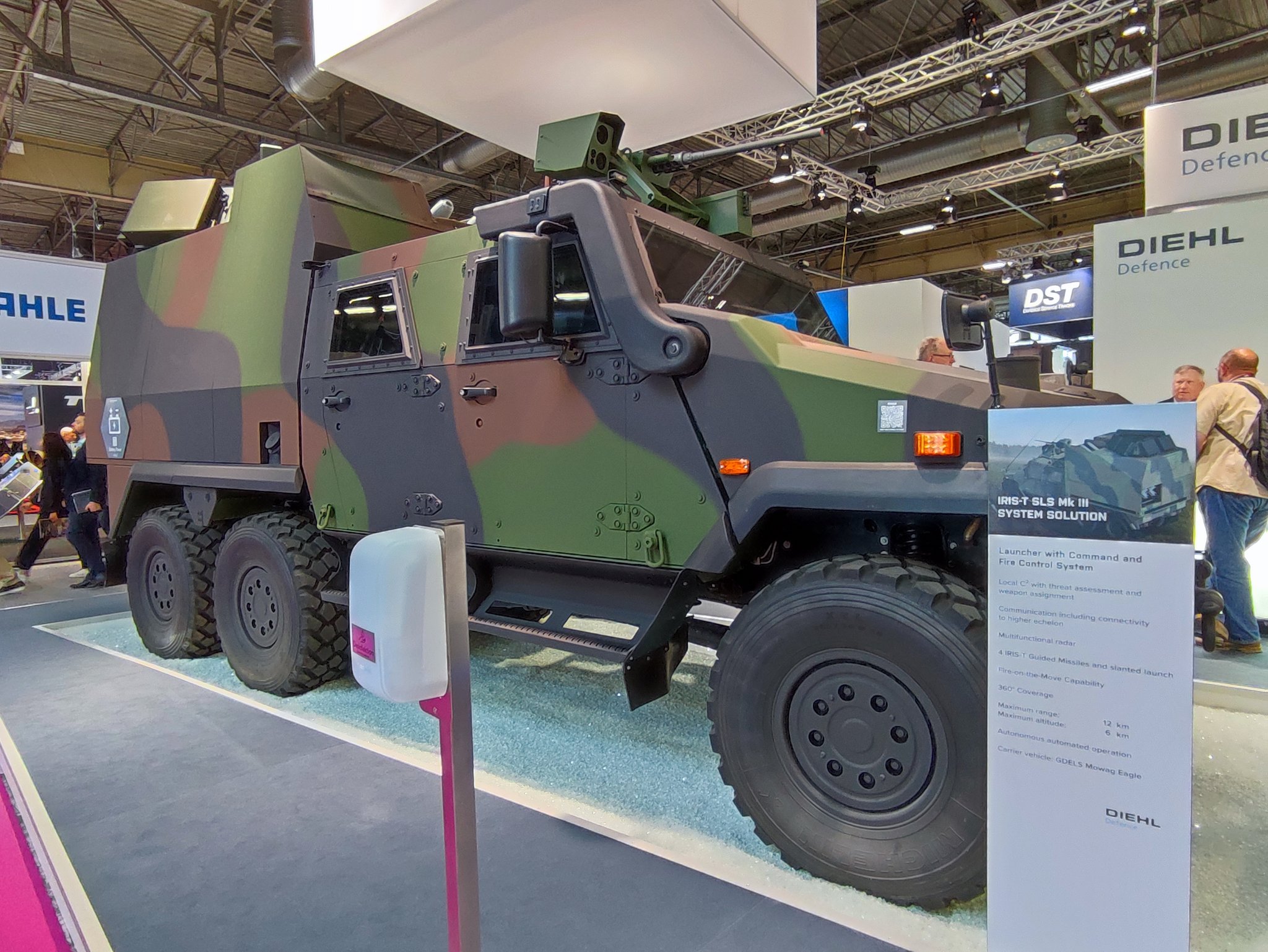 Diehl Defence presenta el sistema móvil de misiles tierra-aire IRIS-T-SLS Mk III Diehl Defence presenta el sistema móvil de misiles tierra-aire IRIS-T-SLS Mk III
