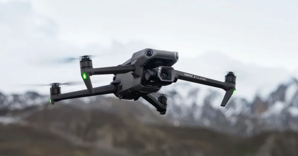 DJI vuelve a lanzar el Mavic 3 sin teleobjetivo ni mando, pero 580 dólares más barato