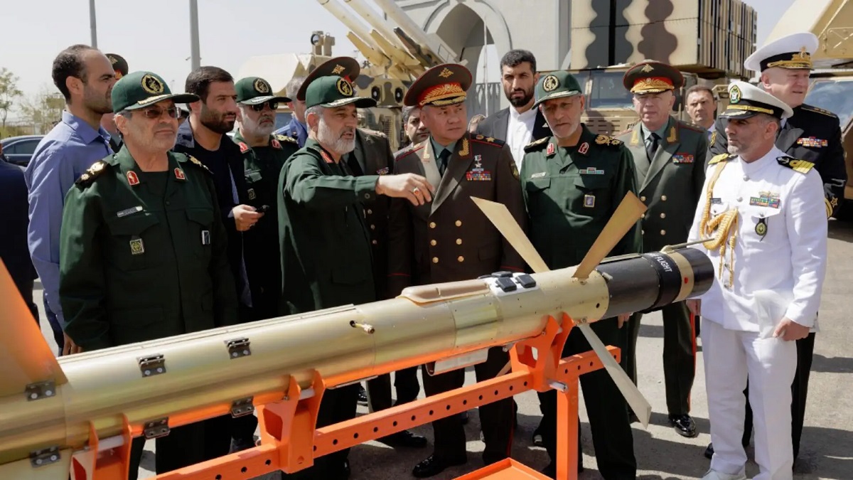 Las autoridades iraníes muestran públicamente por primera vez un misil antiaéreo de barrido 358 Las autoridades iraníes muestran públicamente por primera vez un misil antiaéreo de barrido 358