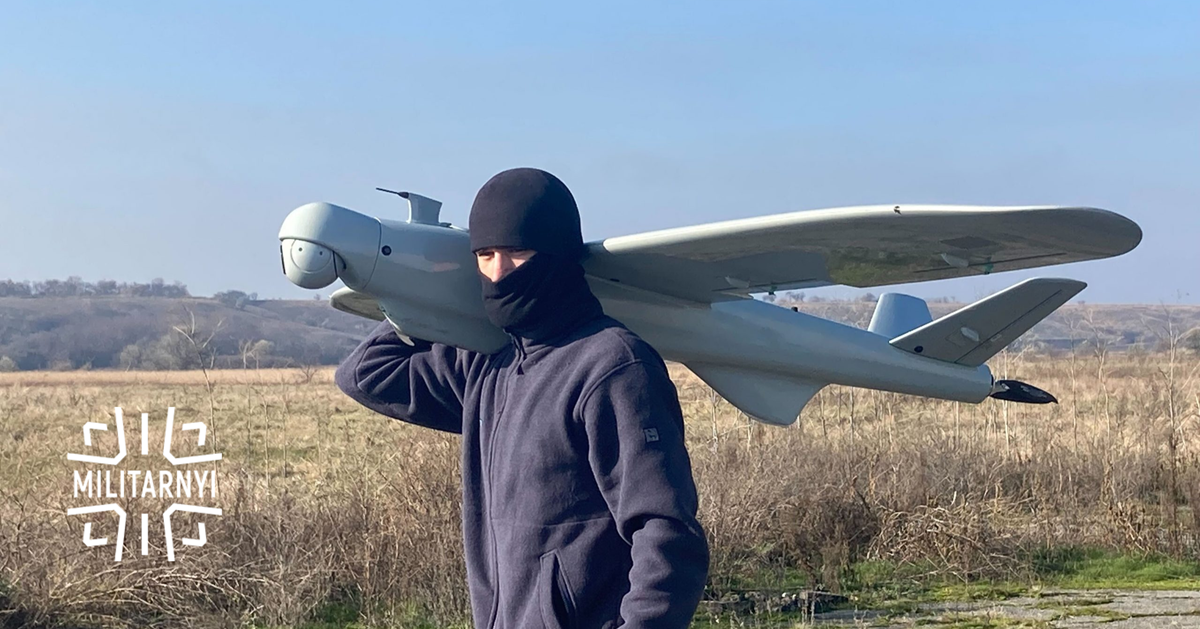 El Leleka LR es una nueva versión del dron ucraniano Leleka-100, resistente a explosivos y con mayor alcance. El Leleka LR es una nueva versión del dron ucraniano Leleka-100, resistente a explosivos y con mayor alcance.