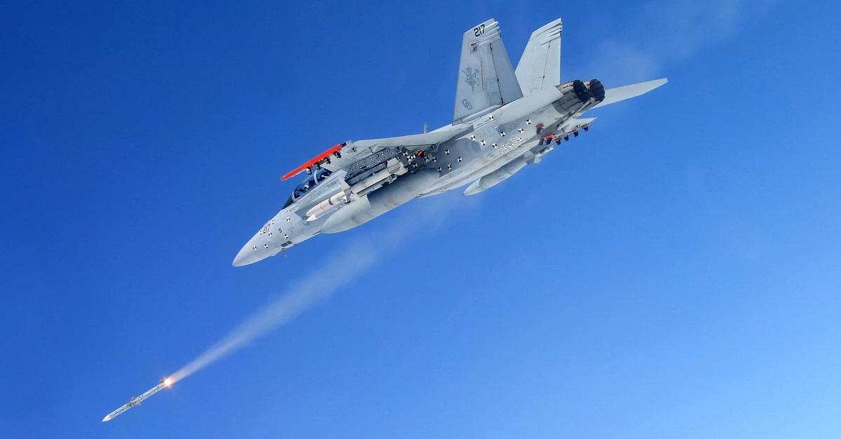 Raytheon ha maximizado la producción de misiles AIM-120 AMRAAM para su entrega a Ucrania y para reponer existencias Raytheon ha maximizado la producción de misiles AIM-120 AMRAAM para su entrega a Ucrania y para reponer existencias
