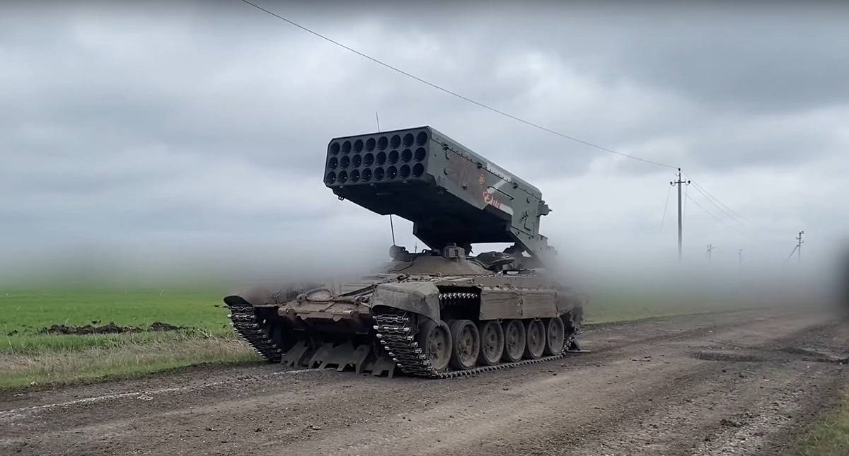 Los rusos dispararon misiles termobáricos del sistema lanzallamas pesado TOS-1A contra su propia infantería Los rusos dispararon misiles termobáricos del sistema lanzallamas pesado TOS-1A contra su propia infantería