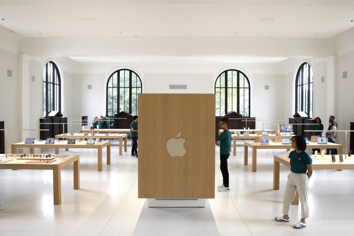 Roban más de 400 iPhones valorados en 500.000 dólares en una Apple Store de Washington a través de un agujero en la pared Roban más de 400 iPhones valorados en 500.000 dólares en una Apple Store de Washington a través de un agujero en la pared