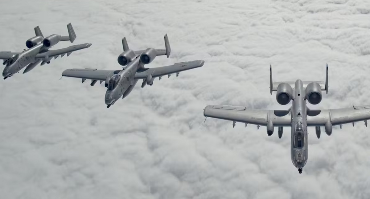Aviones de ataque estadounidenses A-10 Thunderbolt II llegan al Reino Unido para el ejercicio Defender 23 Aviones de ataque estadounidenses A-10 Thunderbolt II llegan al Reino Unido para el ejercicio Defender 23
