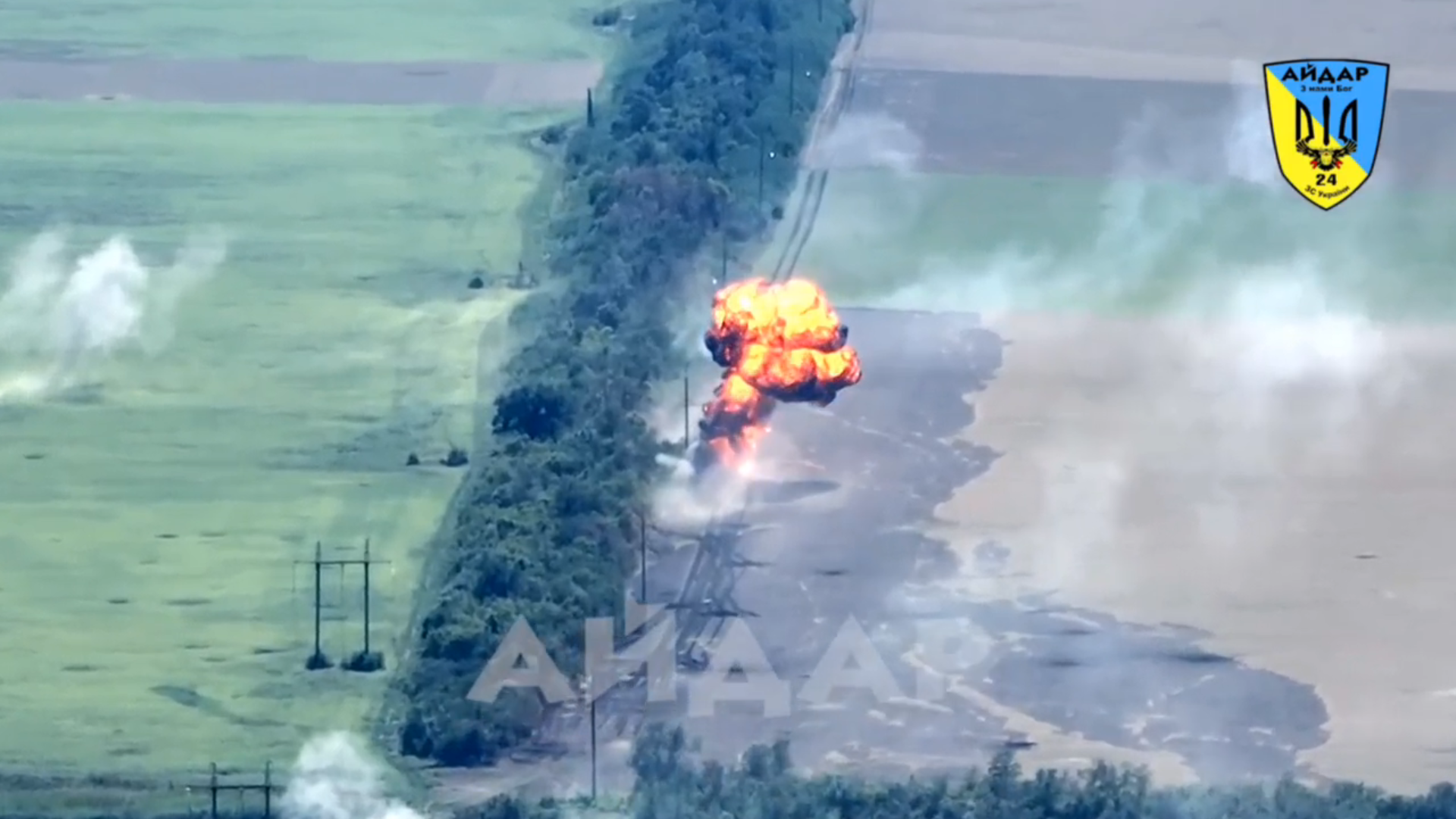 Las AFU muestran un video poco común de un tanque ruso destruido con un solo impacto directo de un obús D-30 Las AFU muestran un video poco común de un tanque ruso destruido con un solo impacto directo de un obús D-30