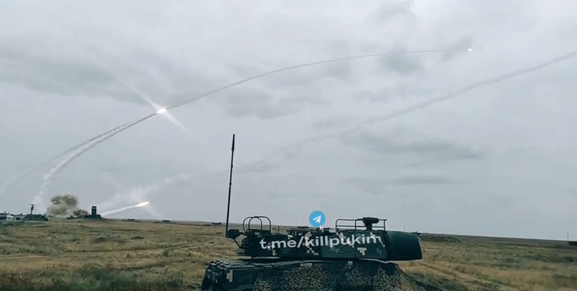 Los Buk ucranianos lanzan cuatro misiles para destruir objetivos aéreos (vídeo) Los Buk ucranianos lanzan cuatro misiles para destruir objetivos aéreos (vídeo)