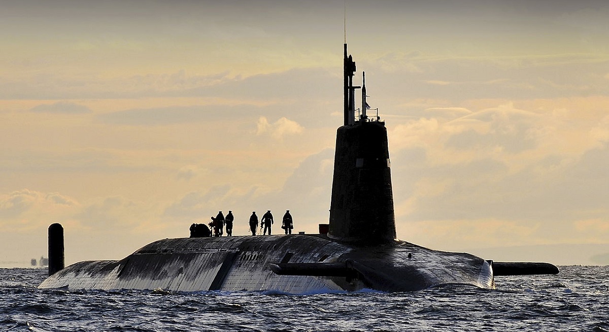 El HMS Vanguard (S28), uno de los cuatro submarinos de la Royal Navy con misiles balísticos y cabezas nucleares Trident II, se someterá a una revisión El HMS Vanguard (S28), uno de los cuatro submarinos de la Royal Navy con misiles balísticos y cabezas nucleares Trident II, se someterá a una revisión