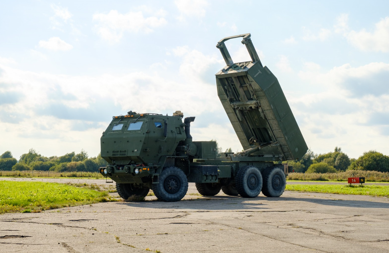 Estados Unidos envía lanzacohetes múltiples HIMARS a Letonia para participar en el ejercicio Namejs 2022 Estados Unidos envía lanzacohetes múltiples HIMARS a Letonia para participar en el ejercicio Namejs 2022