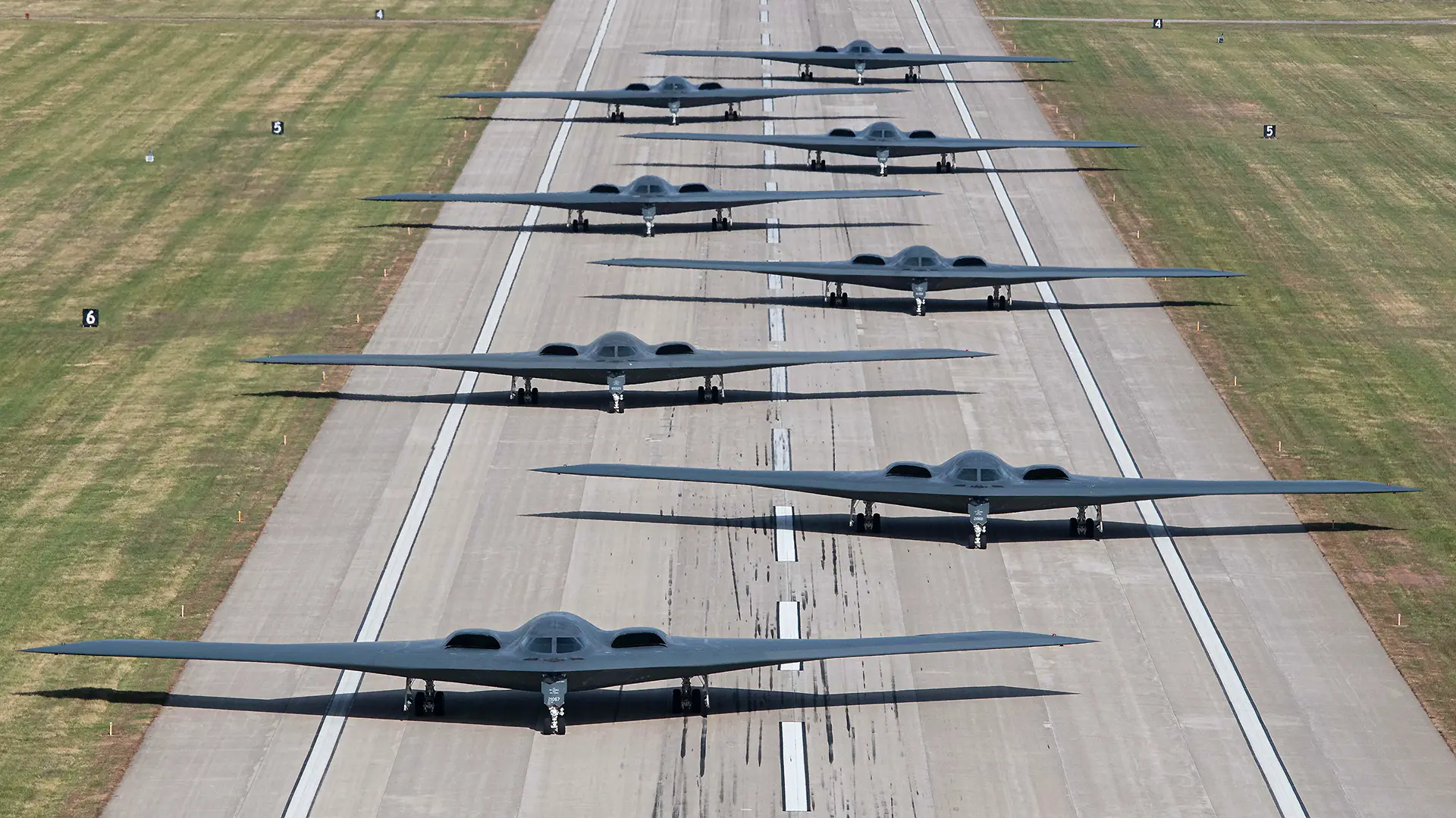 Estados Unidos ha puesto en el cielo el 40% de su flota de bombarderos nucleares B-2 Spirit al mismo tiempo, con un coste de más de 2.000 millones de dólares Estados Unidos ha puesto en el cielo el 40% de su flota de bombarderos nucleares B-2 Spirit al mismo tiempo, con un coste de más de 2.000 millones de dólares