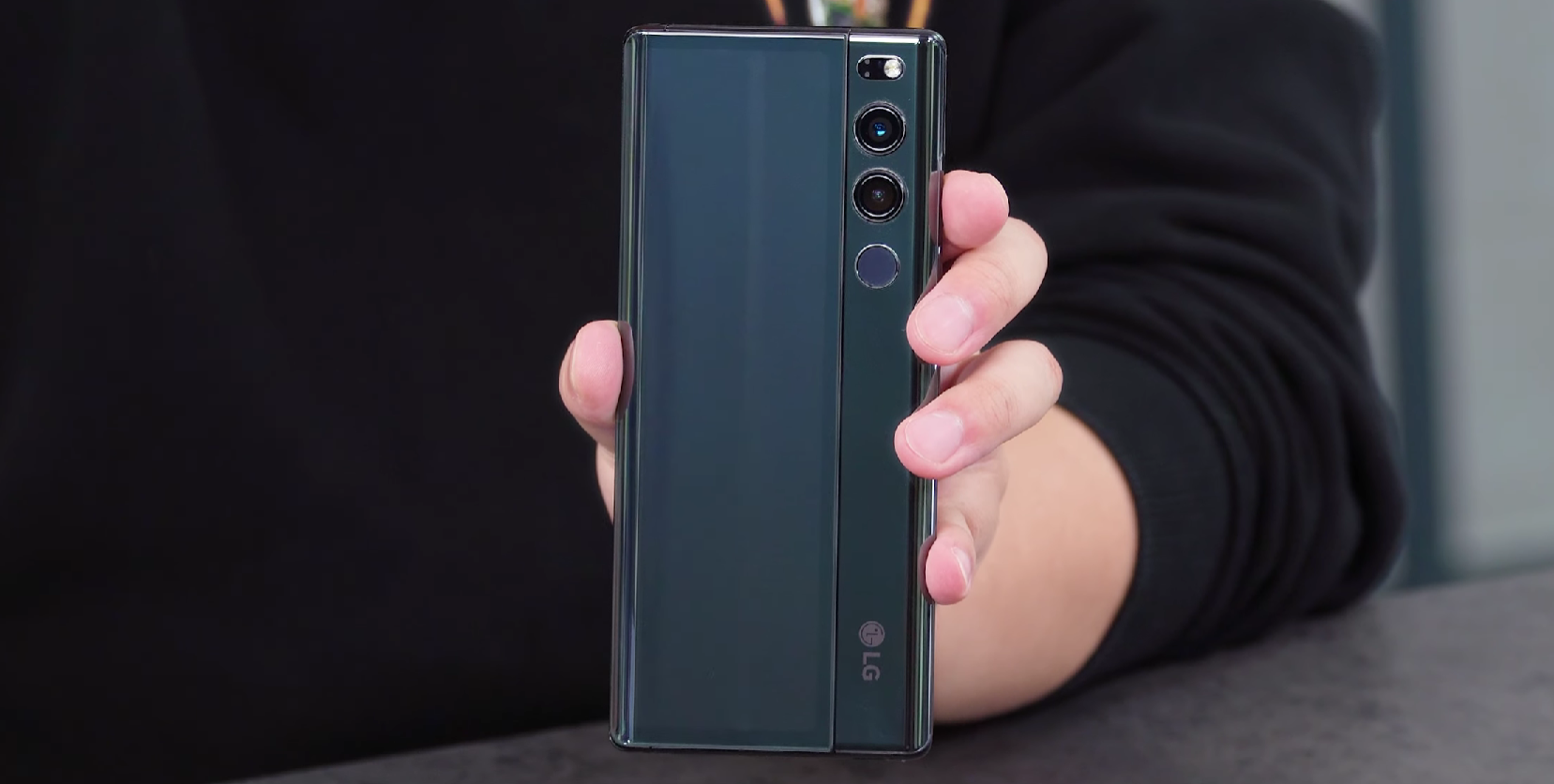El cancelado smartphone LG Rollable con pantalla enrollable se ha mostrado en el vídeo El cancelado smartphone LG Rollable con pantalla enrollable se ha mostrado en el vídeo