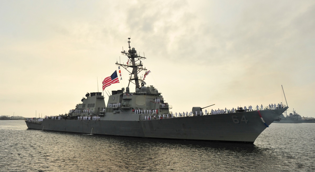 El destructor estadounidense USS Carney podría haber sido atacado por los Husis - el buque de clase Arleigh Burke interceptó con éxito todos los misiles disparados El destructor estadounidense USS Carney podría haber sido atacado por los Husis - el buque de clase Arleigh Burke interceptó con éxito todos los misiles disparados