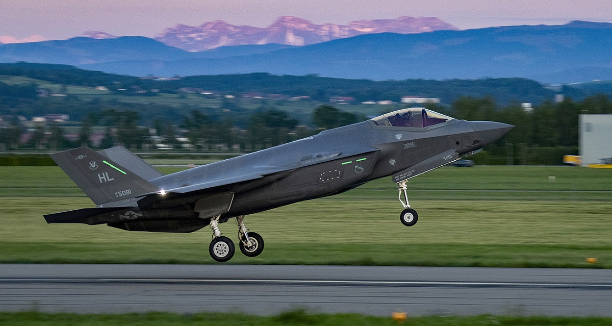Lockheed Martin recibió 746,3 millones de dólares para trabajar en un contrato de entrega de cazas F-35 Lightning II a Suiza Lockheed Martin recibió 746,3 millones de dólares para trabajar en un contrato de entrega de cazas F-35 Lightning II a Suiza