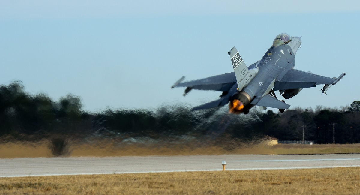 Tailandia retrasa la compra de nuevos cazas para sustituir a los viejos F-16A/B Fighting Falcon Tailandia retrasa la compra de nuevos cazas para sustituir a los viejos F-16A/B Fighting Falcon
