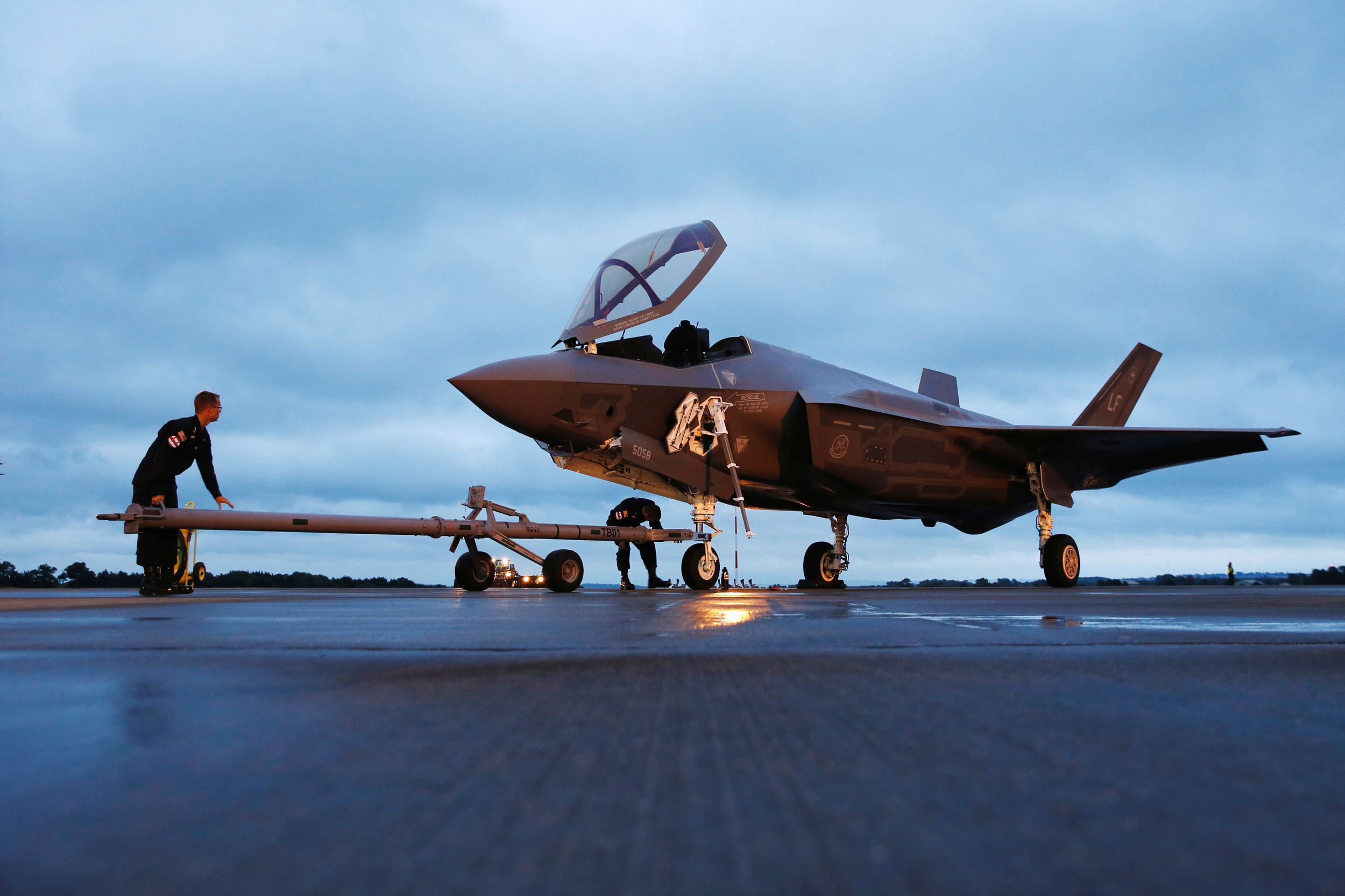Las Fuerzas Aéreas de EE.UU. debatirán con sus socios el proceso de actualización de los motores del F135 y pasarán a un nuevo concepto de apoyo logístico para los cazas de quinta generación F-35 Las Fuerzas Aéreas de EE.UU. debatirán con sus socios el proceso de actualización de los motores del F135 y pasarán a un nuevo concepto de apoyo logístico para los cazas de quinta generación F-35