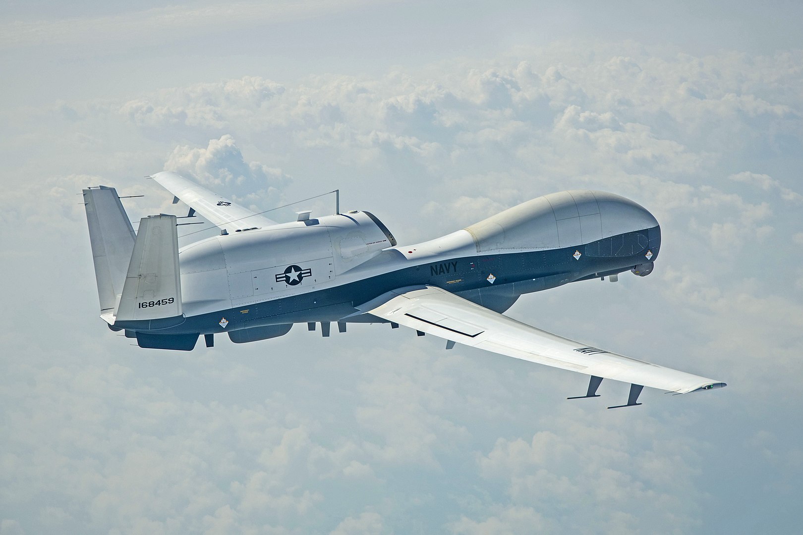 Northrop Grumman prepara el primer vuelo del enorme avión no tripulado MQ-4C Triton para la Real Fuerza Aérea Australiana Northrop Grumman prepara el primer vuelo del enorme avión no tripulado MQ-4C Triton para la Real Fuerza Aérea Australiana