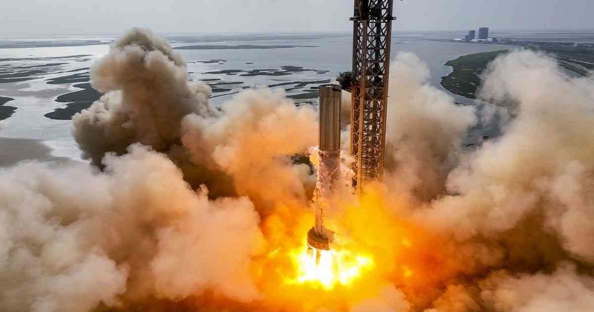 SpaceX prueba 11 motores del cohete más potente del mundo, el Super Heavy, que enviará la nave a Marte SpaceX prueba 11 motores del cohete más potente del mundo, el Super Heavy, que enviará la nave a Marte