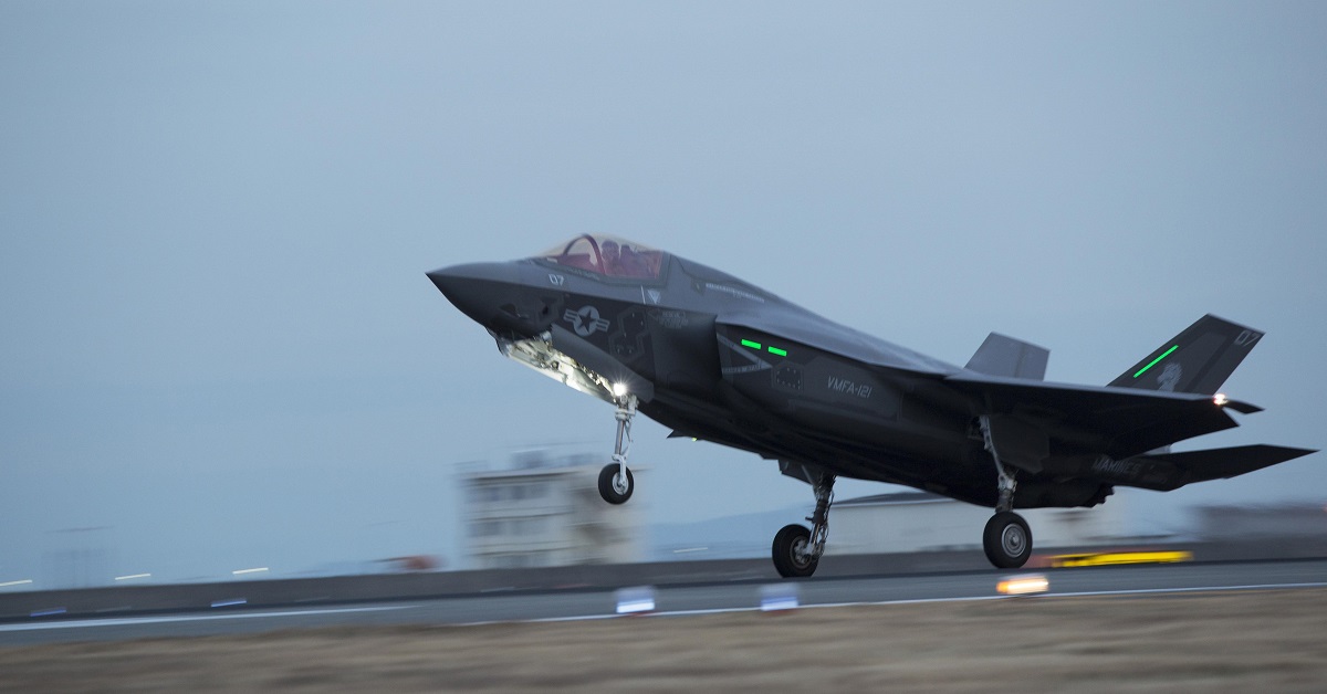 El F-35B sufrió daños por valor de al menos 2,5 millones de dólares durante un vuelo de entrenamiento en Japón El F-35B sufrió daños por valor de al menos 2,5 millones de dólares durante un vuelo de entrenamiento en Japón