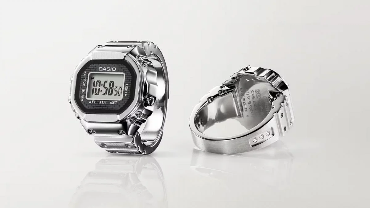 El anillo inteligente Casio CRW-001-1ER en forma de reloj diminuto ha aparecido en las páginas web del Reino Unido y Singapur El anillo inteligente Casio CRW-001-1ER en forma de reloj diminuto ha aparecido en las páginas web del Reino Unido y Singapur