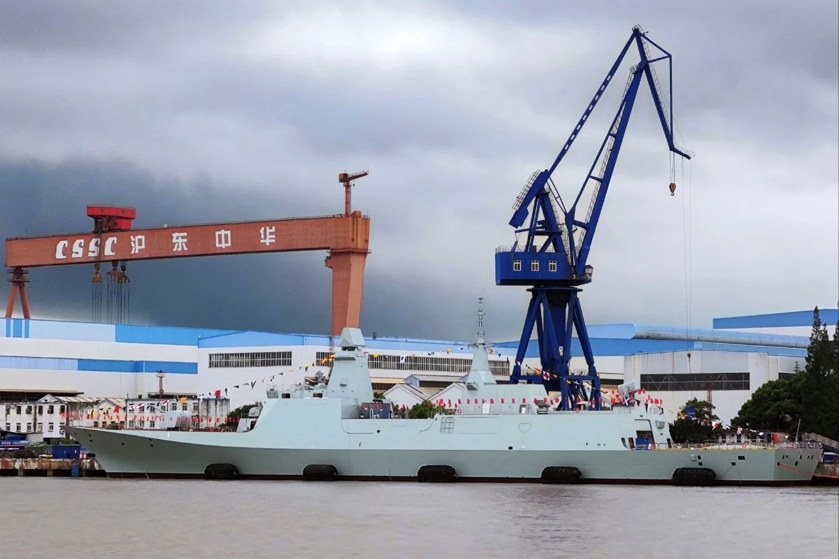 China ha confirmado oficialmente la construcción de una fragata de misiles guiados de la clase Type 054B China ha confirmado oficialmente la construcción de una fragata de misiles guiados de la clase Type 054B